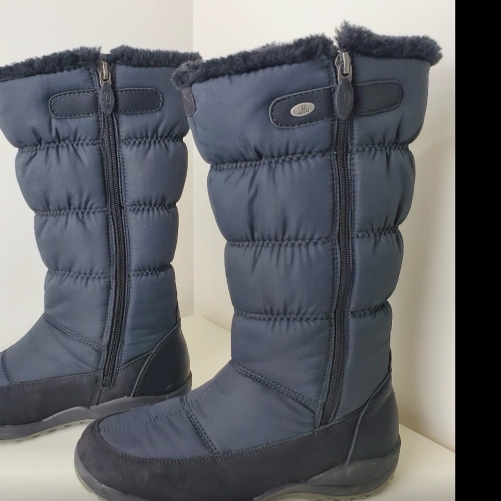 Denver Hayes Navy Puffy Winter Boots with Faux Fur Trim